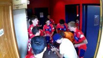 U15 victorieux dans leurs vestiaires