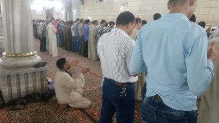 صلاة التراويح في مسجد الحسين