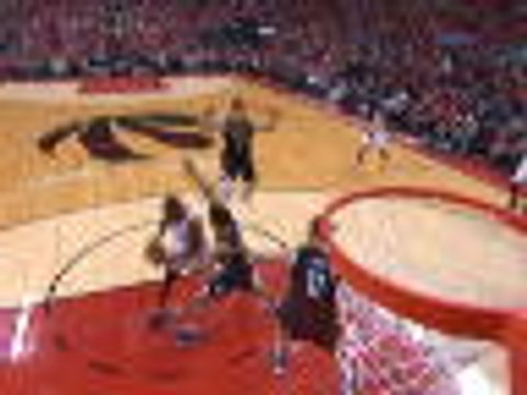 Kawhi drives, fakes, then shoots a floater