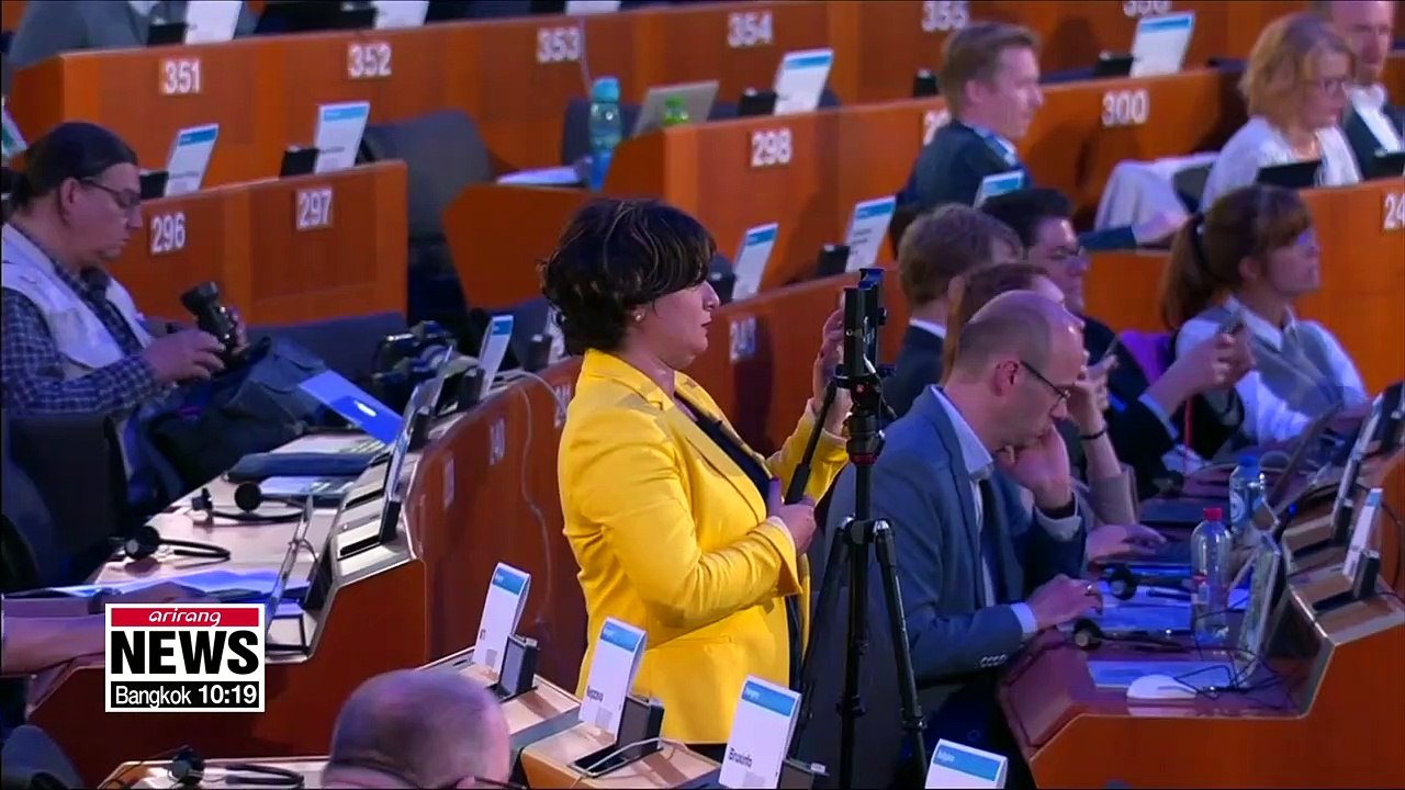 Centrist bloc to lose majority in EU vote as greens and euroskeptics gain, early results show