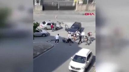 GAZİOSMANPAŞA'DA YOL VERME KAVGASI KAMERADA