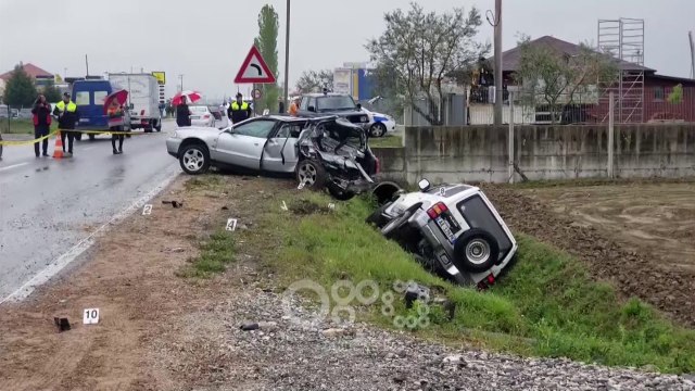 RTV Ora - Aksident i rëndë në Shkodër, vdesin dy gra, 5 të plagosur