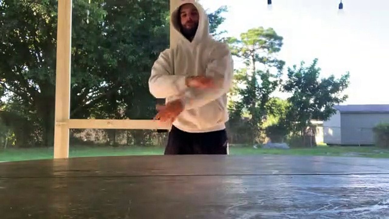 Un écureuil très joueur