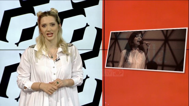 Vaçe Zela: “Kur kam dalë për herë të parë në skenë kam lyer këmbët me shkumës, nuk kisha këpucë”