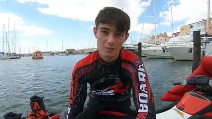 CAP D'AGDE - Démonstration de Fly board : Interview d'Axel Brignone