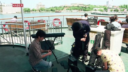 İstanbul'da vapur seferlerini renklendiren canlı müzikler