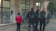 NDESHKIM 20 MIJE LEKE PASI PROTESTUESI URINOI TE KRYEMINISTRIA - News, Lajme - Kanali 7