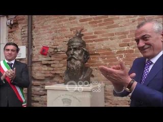 RTV Ora - Kryeparlamentari Ruçi, “qytetar nderi” tek arbëreshët