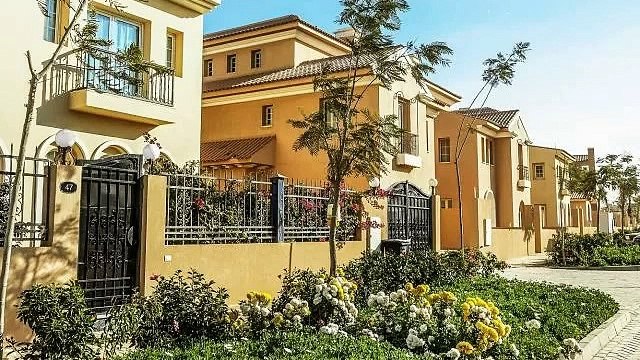 Twin House In Compound Hyde Park New Cairo Semi Finished For Sale