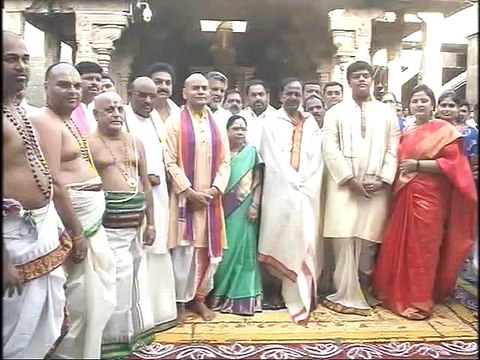 திருப்பதி கோவிலில் சாமி தரிசனம் செய்த சந்திரசேகர் ராவ்!-வீடியோ