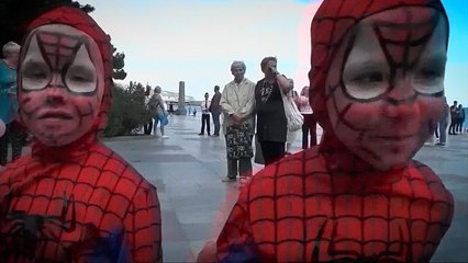 Парад близнецов в Ялте