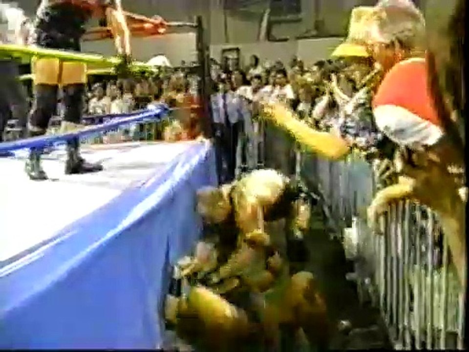 ECW - 1995.06.17 - Barbed Wire, Hoodies & Chokeslams - Part 02