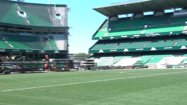 Montaje del escenario para el concierto de Alejandro Sanz