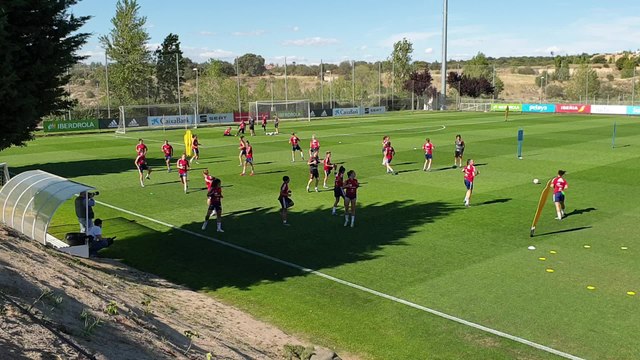 La Selección femenina de prepara para el Mundial de Francia