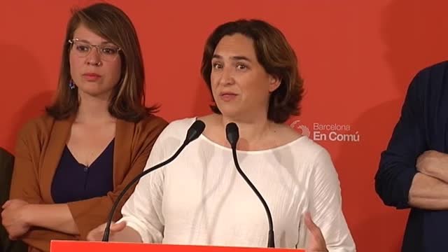 Colau anuncia conversaciones con ERC y PSC para un gobierno progresista en Barcelona