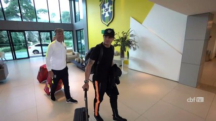 Thiago Silva chega à Granja Comary