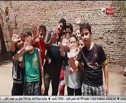 جورج قرداحى يدخل السعادة على أسرة بمحافظة المنوفية ويسلمها 100 ألف