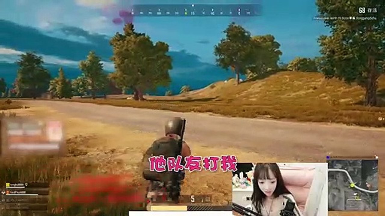 绝地求生虎牙童话：野牛冲锋枪近战无敌！童话1V2成功化解反包夹，队友：这一波操作秀了