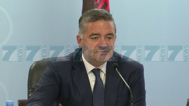 MASA PER SEZONIN TURISTIK, MINISTRI KLOSI KERKON ME SHUME SIGURI - News, Lajme - Kanali 7