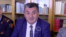 RTV Ora - Drejtorët “zyrë” në kafe, prefekti i Lezhës: Jemi “shërbëtore” të qytetarëve