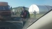 Report TV - Aksident në Shkodër, kamioni përplas motorin, drejtuesi i shtrirë në tokë