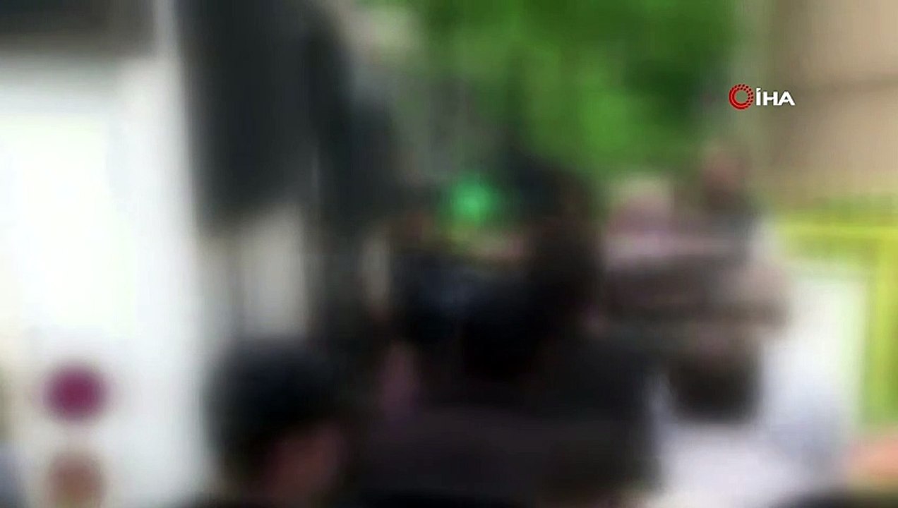 FETÖ’nün TSK yapılanmasına yönelik soruşturma kapsamında, ankesörlü telefonlar üzerinden iletişim kurdukları tespit edilen 32’si muvazzaf 74 şüpheli hakkında gözaltı kararı verildi.İstanbul Cumhuriyet Başsavcılığının talimatıyla gece 01.00