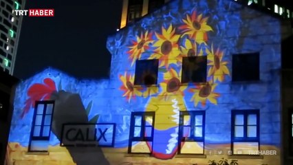 Ebru sanatını videoyla birleştirerek dünyaya tanıtıyor