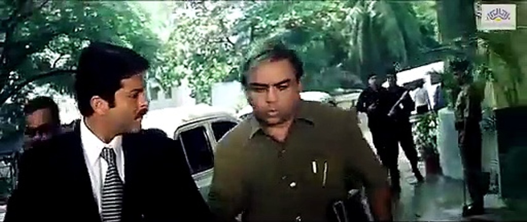 Paresh_Rawal_and_Saurabh_Shukla_Funny_Comedy_Scene