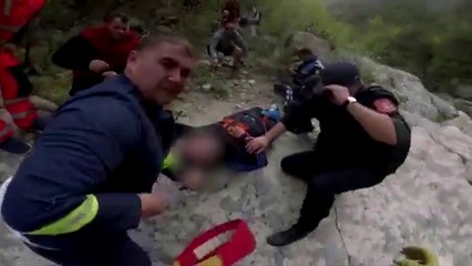 SI U SHPËTUA 42 VJEÇARI QË RA NGA LARTËSIA, MINISTRJA E MBROJTJES POSTON VIDEO