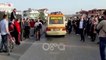 RTV Ora - Protestuesit te rrethrrotullimi "Shqiponja" i hapin rrugën ambulancës
