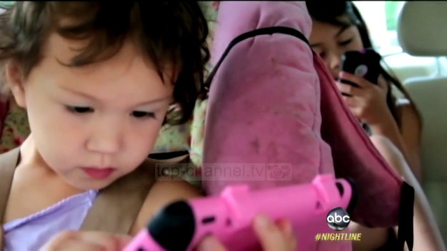 Mbani fëmijët larg ekranit! OBSH: Nën një vjeç, asnjë minutë! - Top Channel Albania - News - Lajme