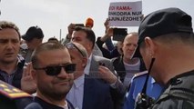 Përplasje mes policisë dhe protestuesve në Shkodër  - Top Channel Albania - News - Lajme