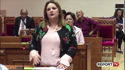 Vijon 'dezertimet'/ Sapo betohet, këshilltarja ikën nga LSI-ja dhe i bashkohet PS-së