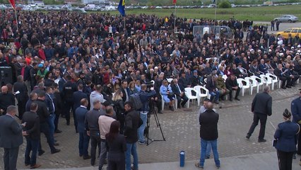 Video herunterladen: Shënohet 20 vjetori i masakrës në Mejë të Gjakovës-Lajme