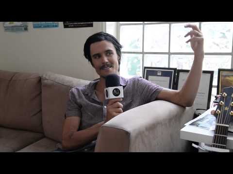Interview: Joshua James in Sydney, Australia touring with Neil Finn!