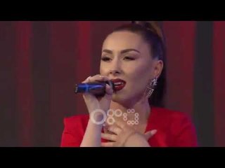 Brikena dhe banda e saj performojnë "Ajo më mbyti" në skenën e Why Not