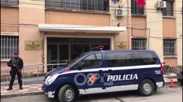 RTV Ora – Dy të rinjtë e arrestuar për vrasjen e vëllezërve Bilali në gjykatë