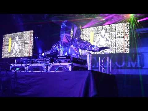 Hitchhiker performing Eleven at K-Pop Night Out at SXSW 2015