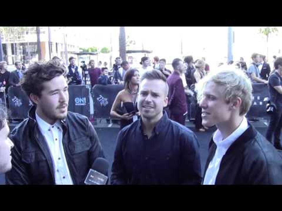 RÜFÜS / RÜFÜS DU SOL Interviewed on the ARIA 2013 Red Carpet