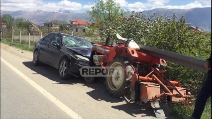Report TV - Korçë, makina përplaset me traktorin, dy të lënduar