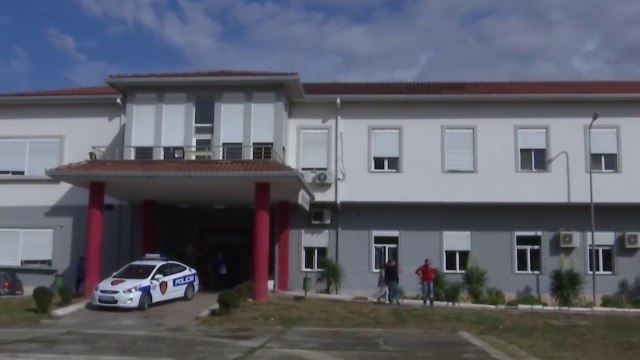 MORËN TOKËN TE SPITALI I TRAUMËS ME LETRA FALSE, ARRESTOHEN PRONARËT FIKTIVË