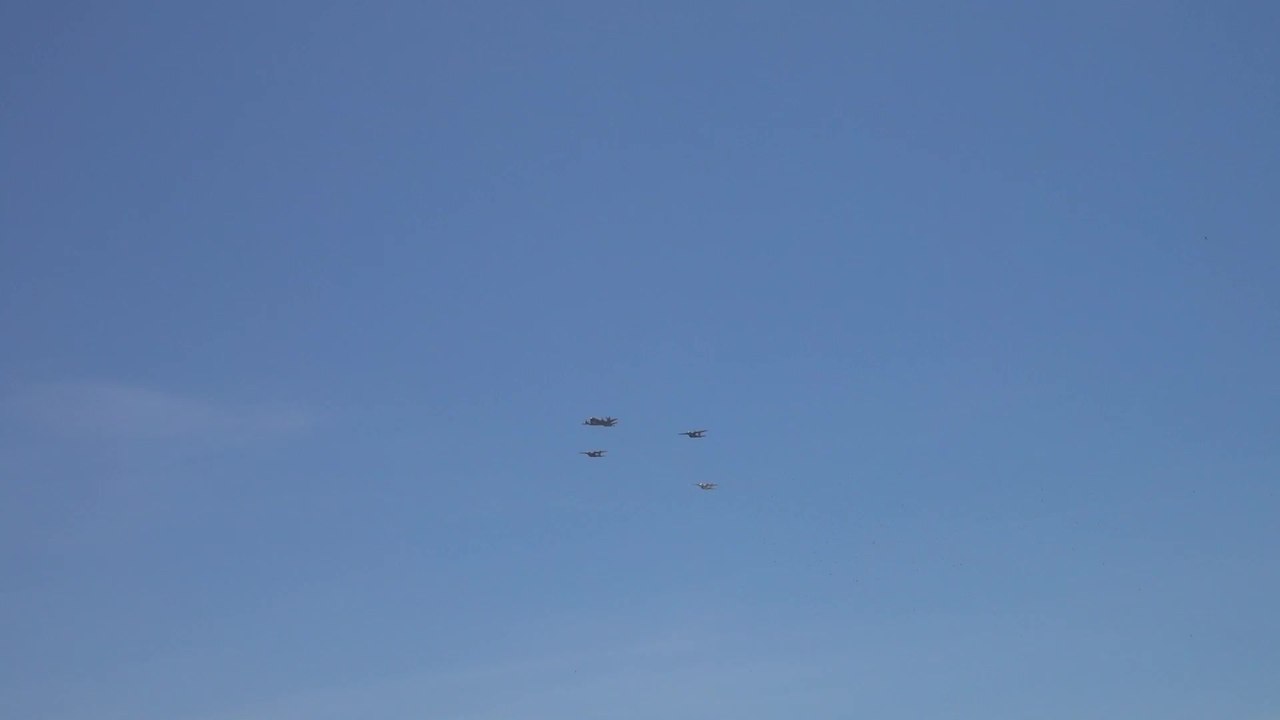 Ensayo del desfile aéreo para el Dia de las Fuerzas Armadas