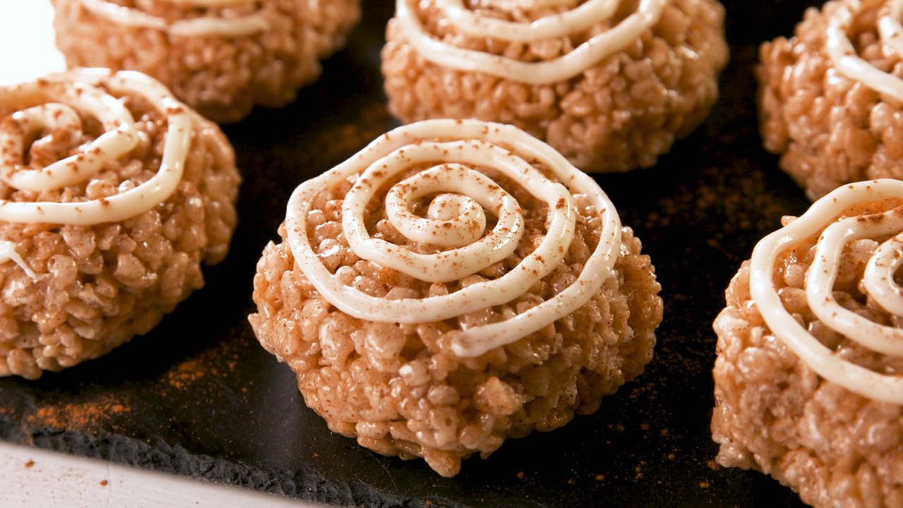 These Cinnamon Roll Rice Krispie Treats Are The...