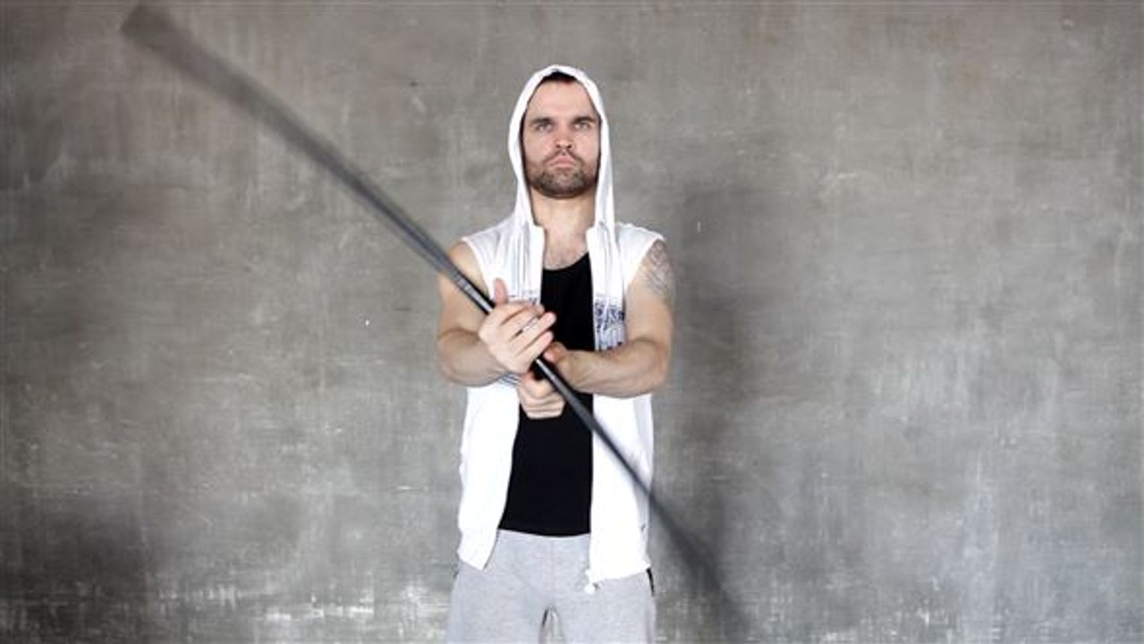 Perfektes workout zur verbesserung der hand- und fingerfertigkeit