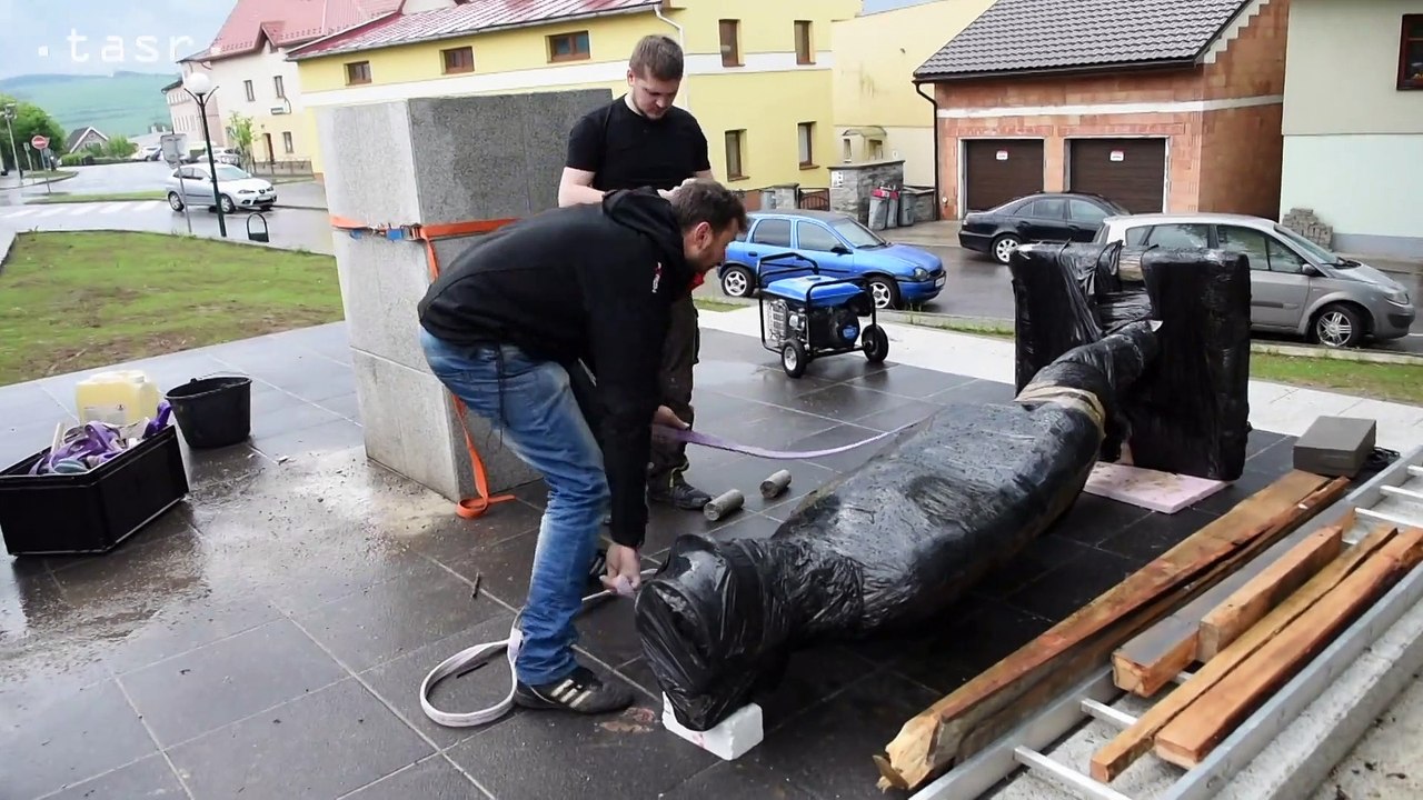 SPIŠSKÁ BELÁ: Hliníková socha M. R. Štefánika je už na svojom mieste