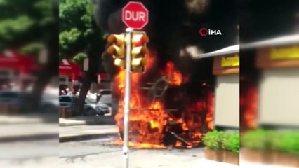 Maltepe'de minibüs alev alev yandı