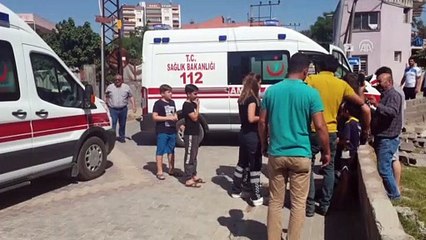 Ambulansla öğrenci servisi çarpıştı: 2 yaralı - OSMANİYE