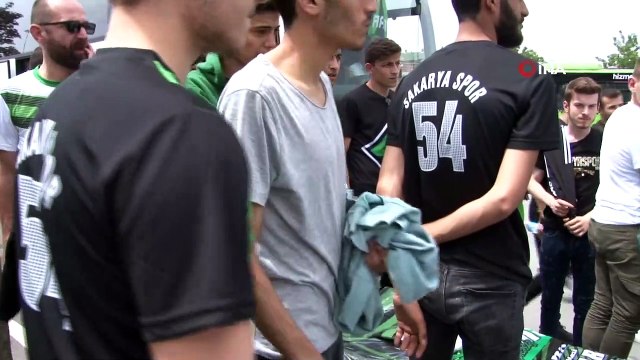 1. Lig yolunda Sakaryalı 25 bin taraftar Bursa'ya akın etti