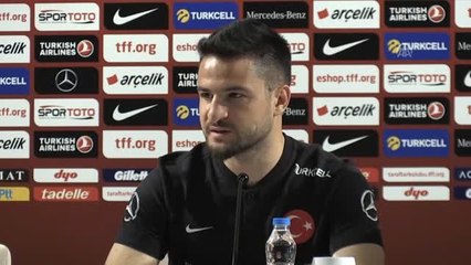 Milli futbolcular Şahiner ile Sangare'nin basın toplantısı (2)