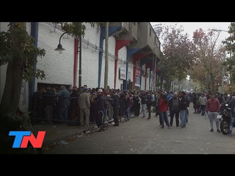 Tigre: Largas filas por una entrada para la final de la copa